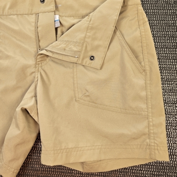 Columbia Women's 6 Kestrel Omni Shield Trail Shorts Beige Active Fit Stretch - Picture 3 of 8